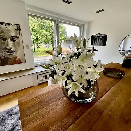 Schoenster Rheinblick Messe Parken Luxus 10 Person Düsseldorf