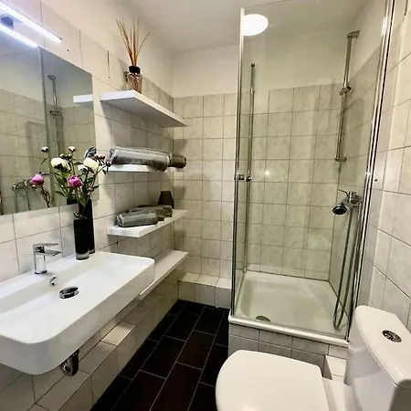 Schoenster Rheinblick Messe Parken Luxus 10 Person * Düsseldorf