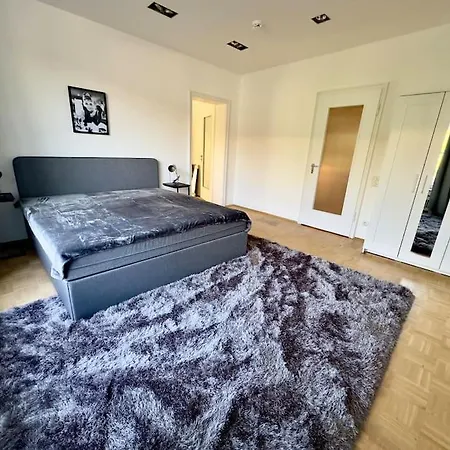 Schoenster Rheinblick Messe Parken Luxus 10 Person Apartment Dusseldorf