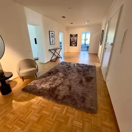 Schoenster Rheinblick Messe Parken Luxus 10 Person *