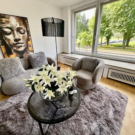 Appartement Schoenster Rheinblick Messe Parken Luxus 10 Person Düsseldorf
