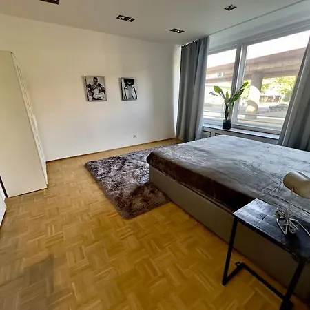 Schoenster Rheinblick Messe Parken Luxus 10 Person * Düsseldorf