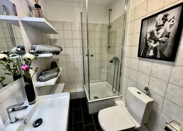 Apartamento Schoenster Rheinblick Messe Parken Luxus 10 Person Düsseldorf
