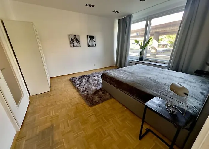 Schoenster Rheinblick Messe Parken Luxus 10 Person * Düsseldorf