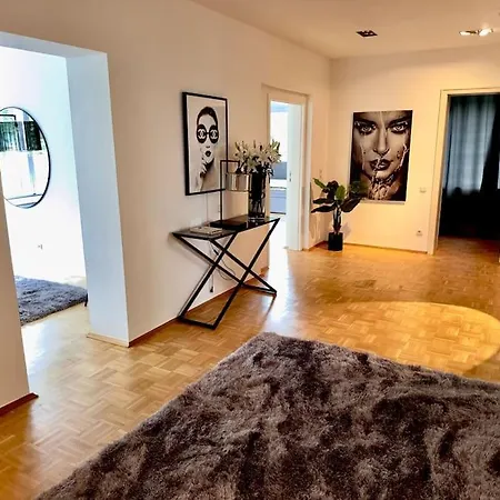 Apartment Schönster Rheinblick Messe Parken Luxus 10 Person Düsseldorf