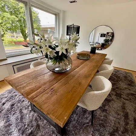 Schoenster Rheinblick Messe Parken Luxus 10 Person Düsseldorf