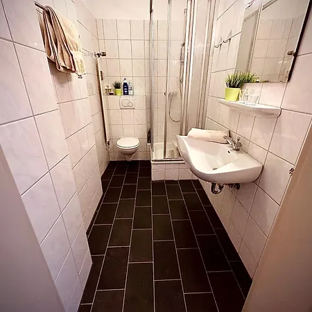 Apartment Schoenster Rheinblick Messe Parken Luxus 10 Person Dusseldorf