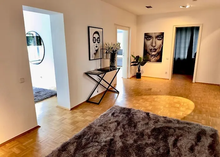 Apartment Schoenster Rheinblick Messe Parken Luxus 10 Person Dusseldorf